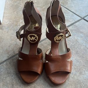 Michael Kors shoes in good condition. Size 5.5 . Heel size …